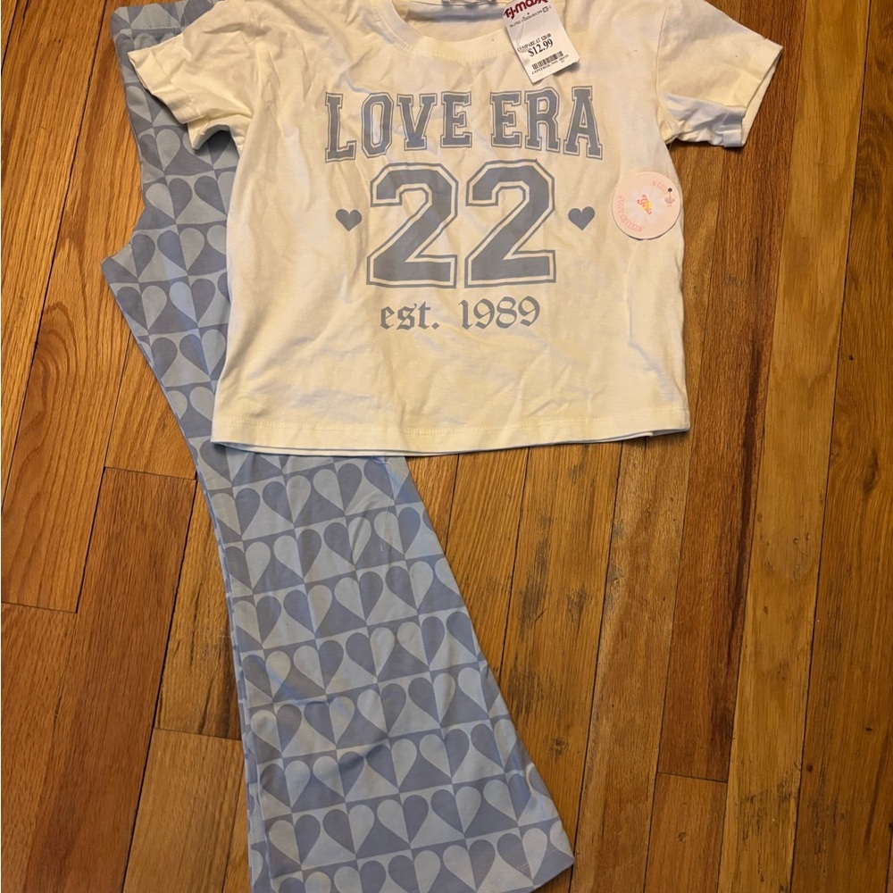Girls’ Size 10 Flare Leggings Set in Cream and Gray (runs small) Swiftie Themed